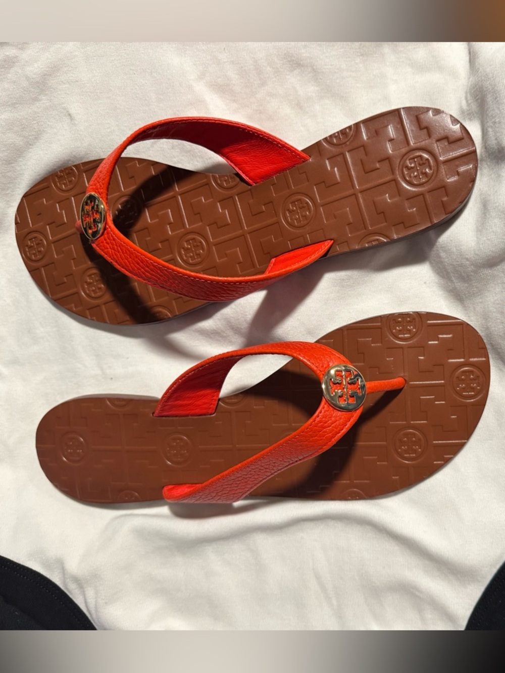 Tory Burch Thora Sandals Red-Orange Leather Logo New in Box - Picture 3 of 3